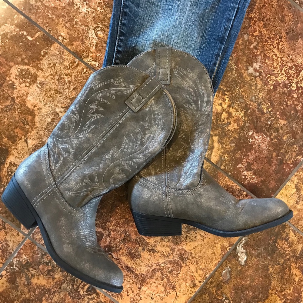 Gray Rampage Cowboy Boots